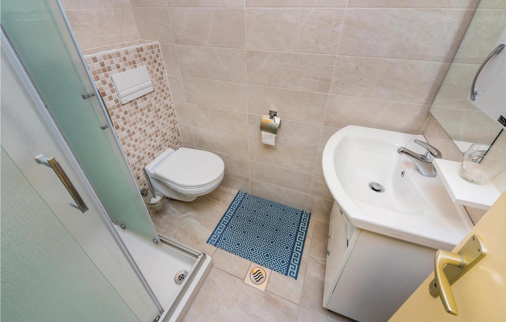Lovely Apartment In Rabac With Kitchen Exteriör bild